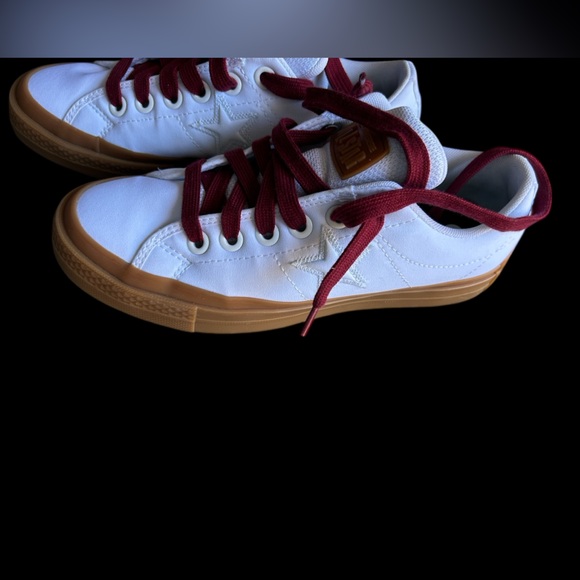 ✨White and red Converse trainers with a retro vibe✨ - Picture 5 of 5